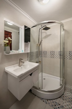 little diamond hotel