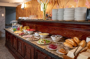 little diamond hotel