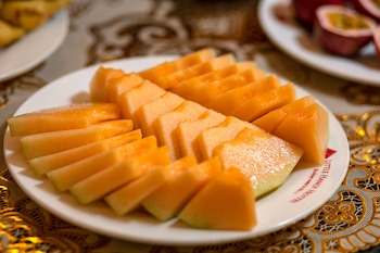 little diamond hotel