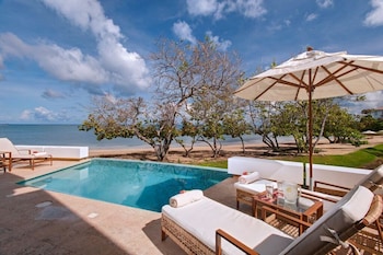 Las Verandas Hotel & Villas,First Bight>>Crawfish Rock,4 star
