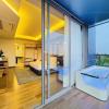 the blue hotel