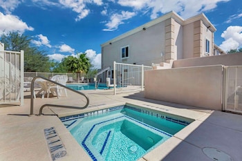 comfort inn green valley i 19