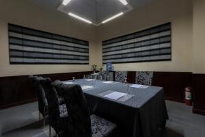 paseo premiere hotel