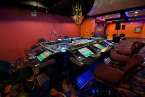 paseo premiere hotel