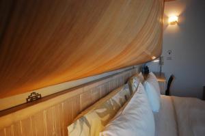 orange moon inn
