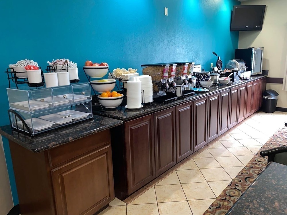 Super 8 By Wyndham Great Bend,Hoisington>>Great Bend,2 star