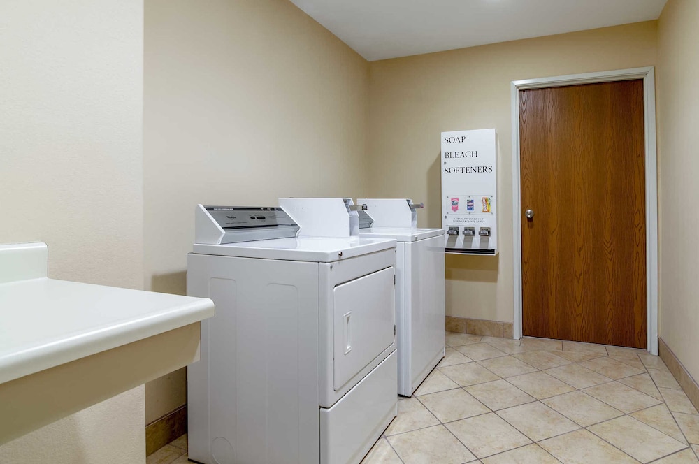 Super 8 By Wyndham Great Bend,Hoisington>>Great Bend,2 star