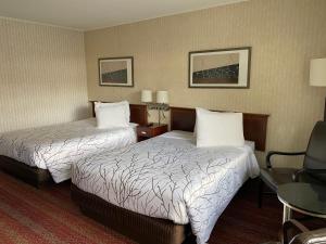 Black Mountain Inn,Near United States Navy Seabee Bridge,2 star