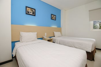 pratama hotel and convention