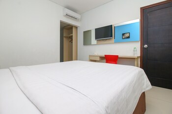 pratama hotel and convention