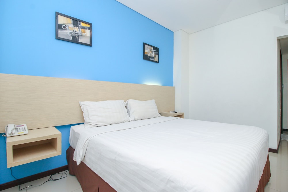 pratama hotel and convention