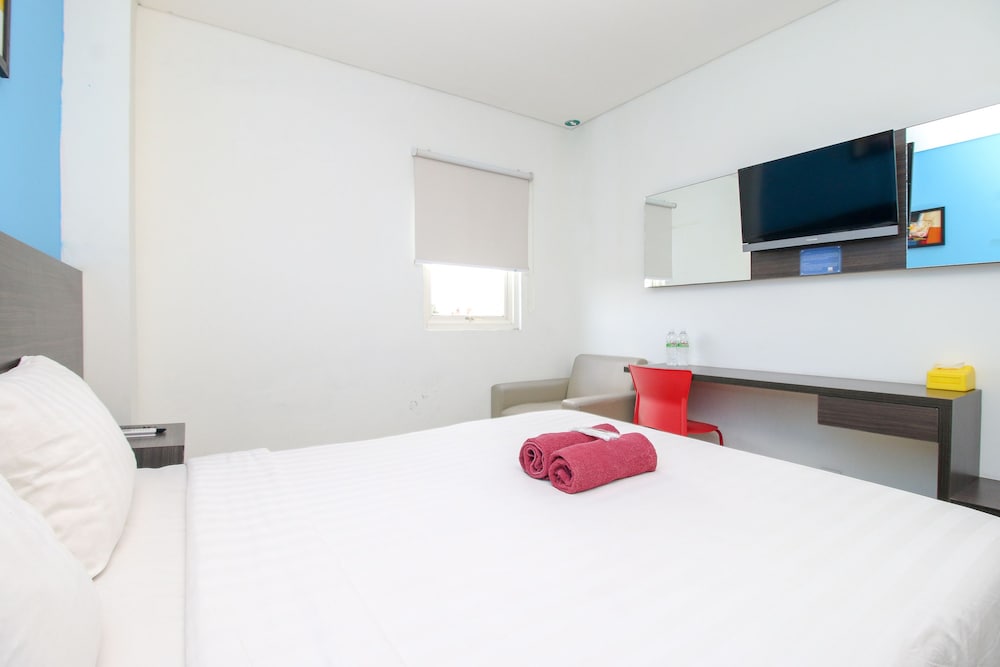 pratama hotel and convention