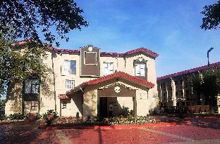 Red Roof Inn & Suites Houston - Hobby Airport,Near The Airport,2 star