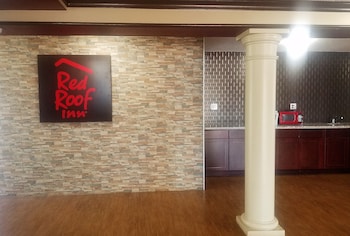 red roof inn and suites houston hobby airport