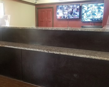 red roof inn and suites houston hobby airport