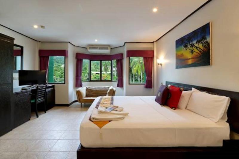 Angus O'tool's Irish Pub Guesthouse,Karon Beach>>Karon,3 star