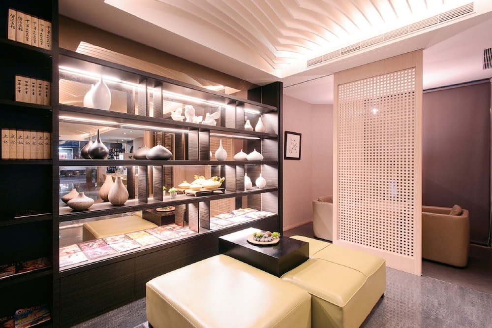 kiwi express hotel kaohsiung station