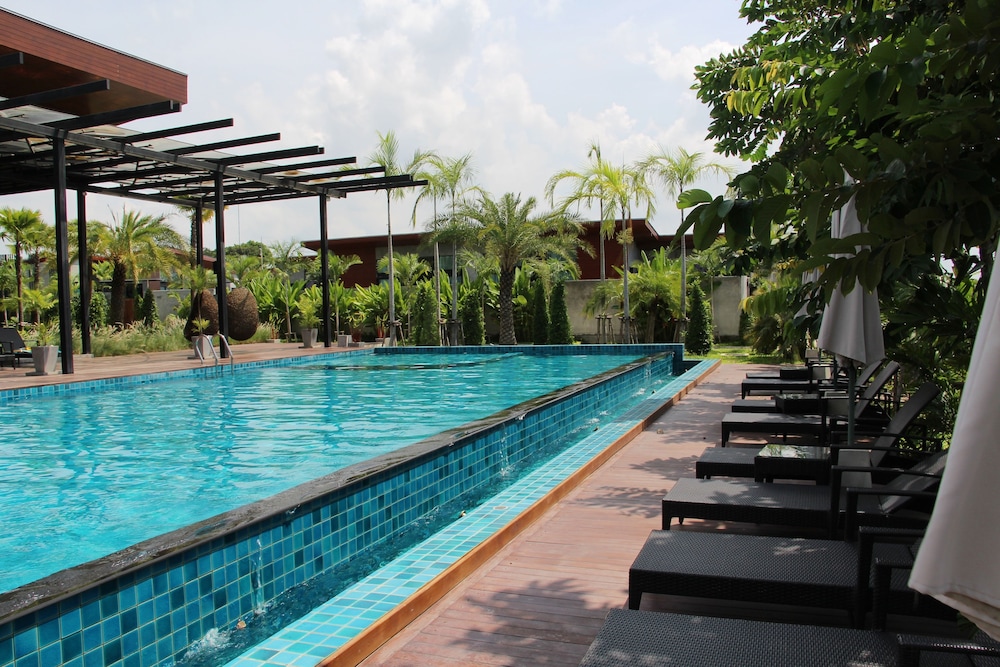 sea two pool villa resort