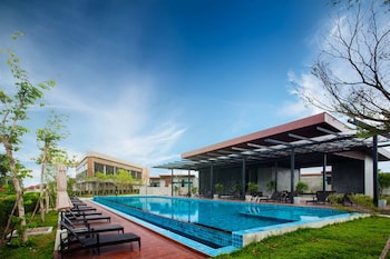 sea two pool villa resort