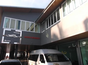 marina residence