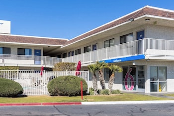 studio 6 mojave ca airport