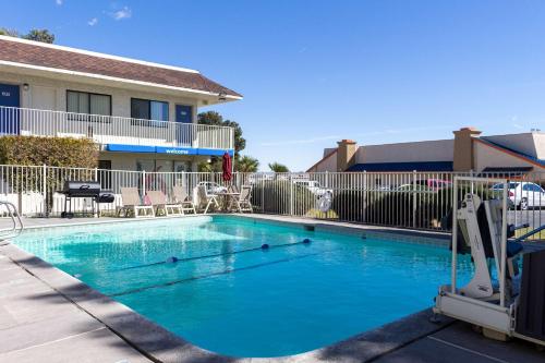 Studio 6 Mojave, Ca - Airport,Near Mojave Chamber Of Commerce,2 star