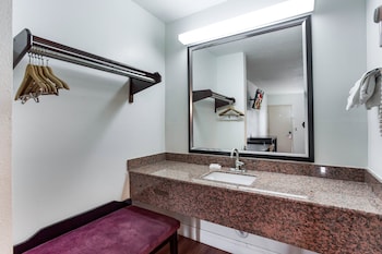 red roof inn monteagle i 24