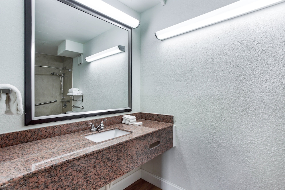 red roof inn monteagle i 24