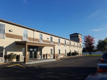 econo lodge and suites granite city
