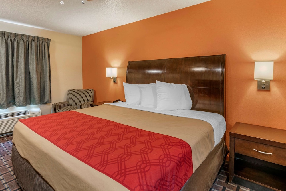 econo lodge and suites granite city