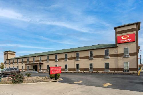 econo lodge and suites granite city