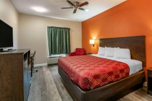 econo lodge and suites granite city