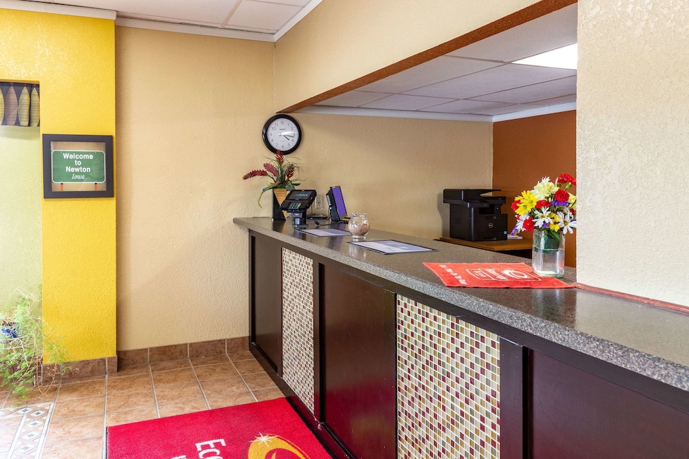 econo lodge inn and suites