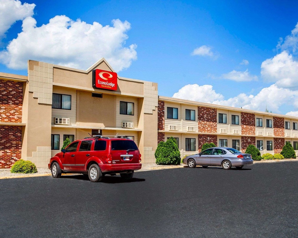 econo lodge inn and suites