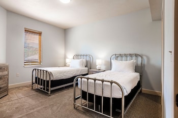crestview condominiums by all seasons resort lodging