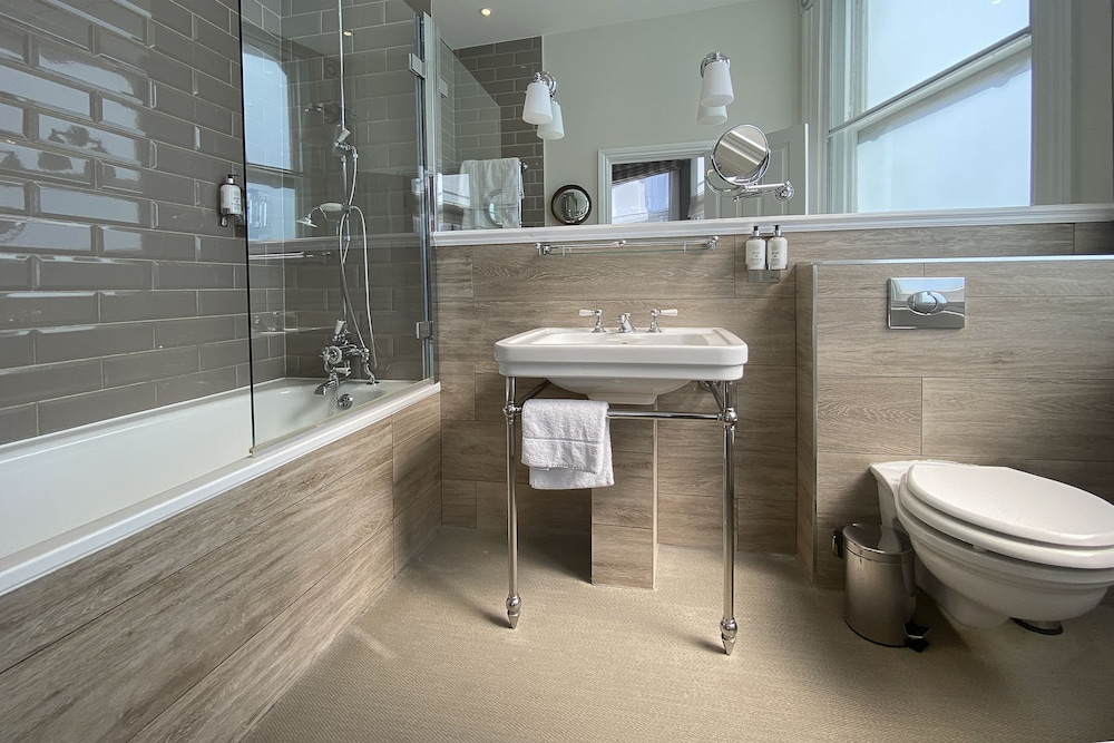 the clerk and well pub and rooms