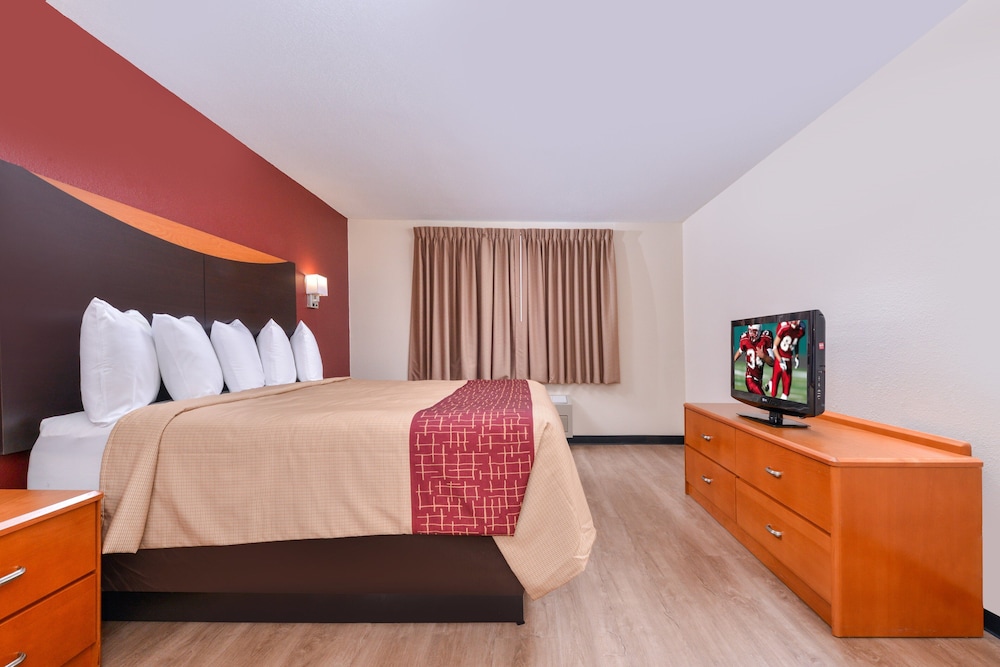 red roof inn and suites danville il