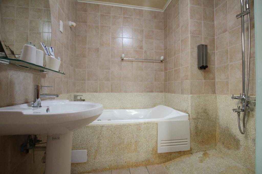 Pine Villa Homestay,Taipei>>Luodong,3 star