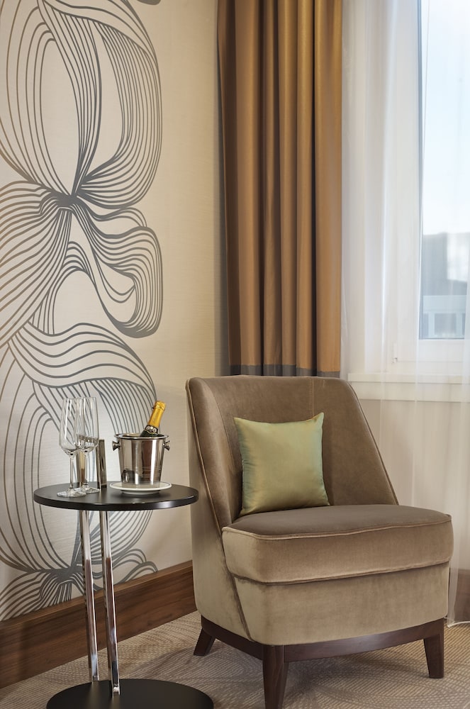 reichshof hotel hamburg