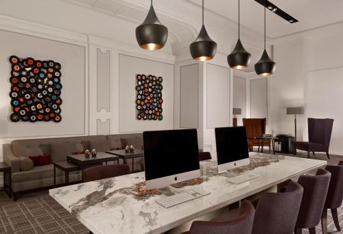 reichshof hotel hamburg