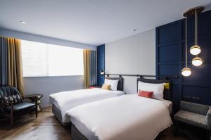 Olah Poshtel - Taichung Station,Near Taichung Park,4 star