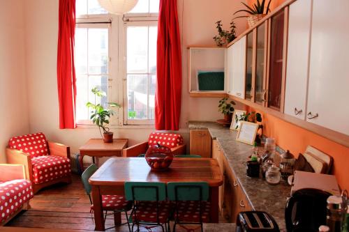 casa volante hostal hostel