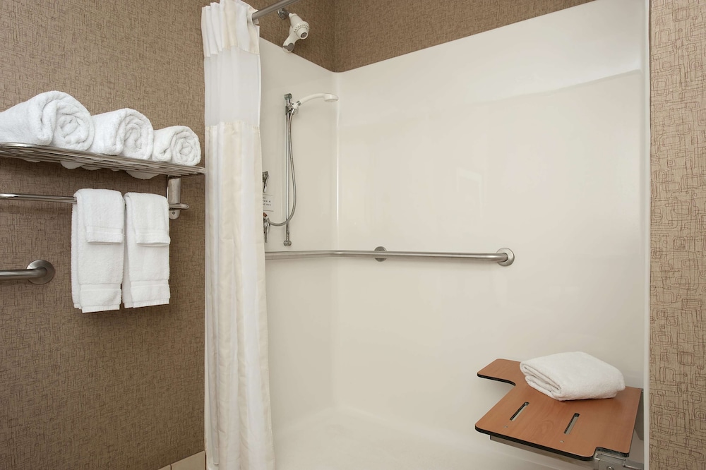 hilton garden inn columbus edinburgh
