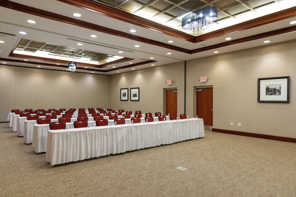 hilton garden inn columbus edinburgh