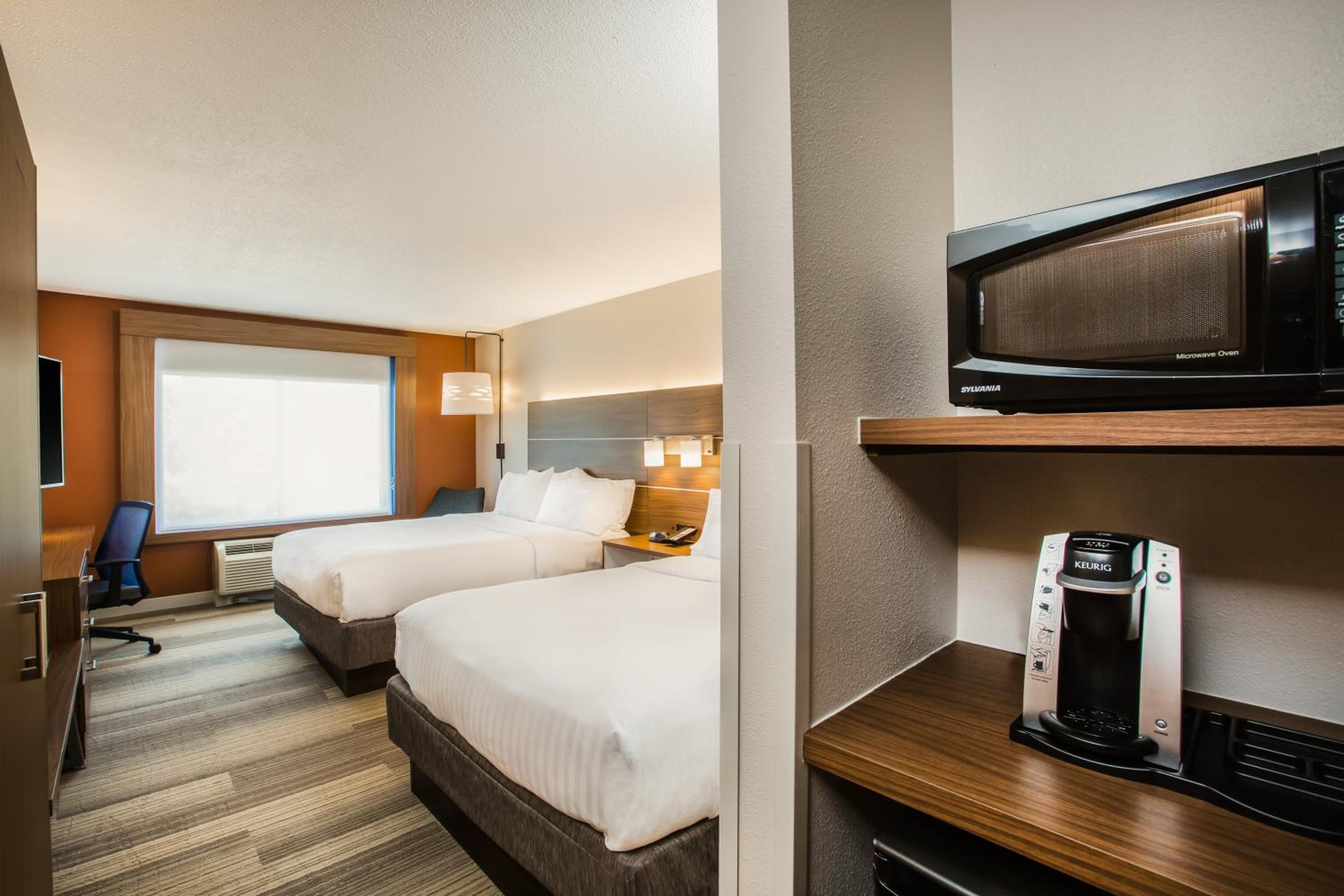 holiday inn express and suites bellevue by ihg