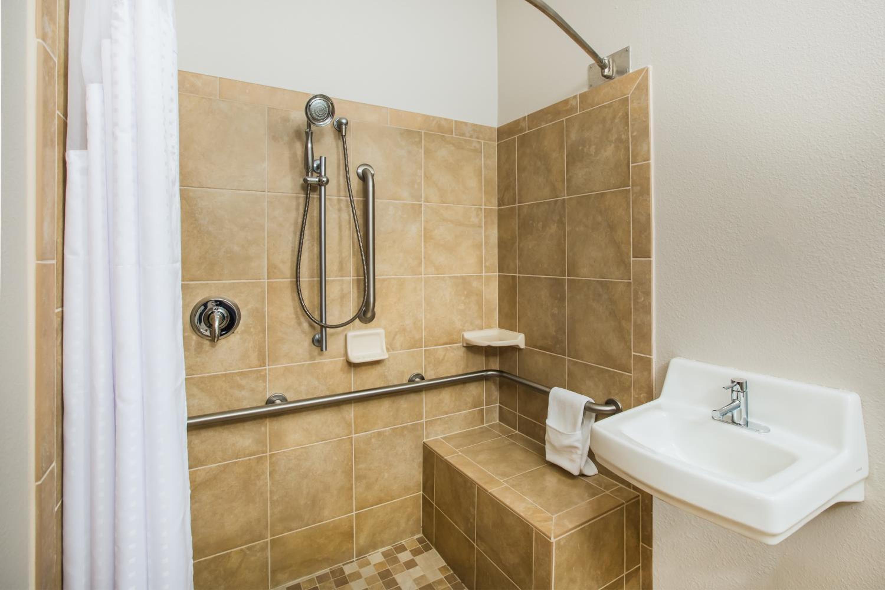 holiday inn express and suites bellevue by ihg
