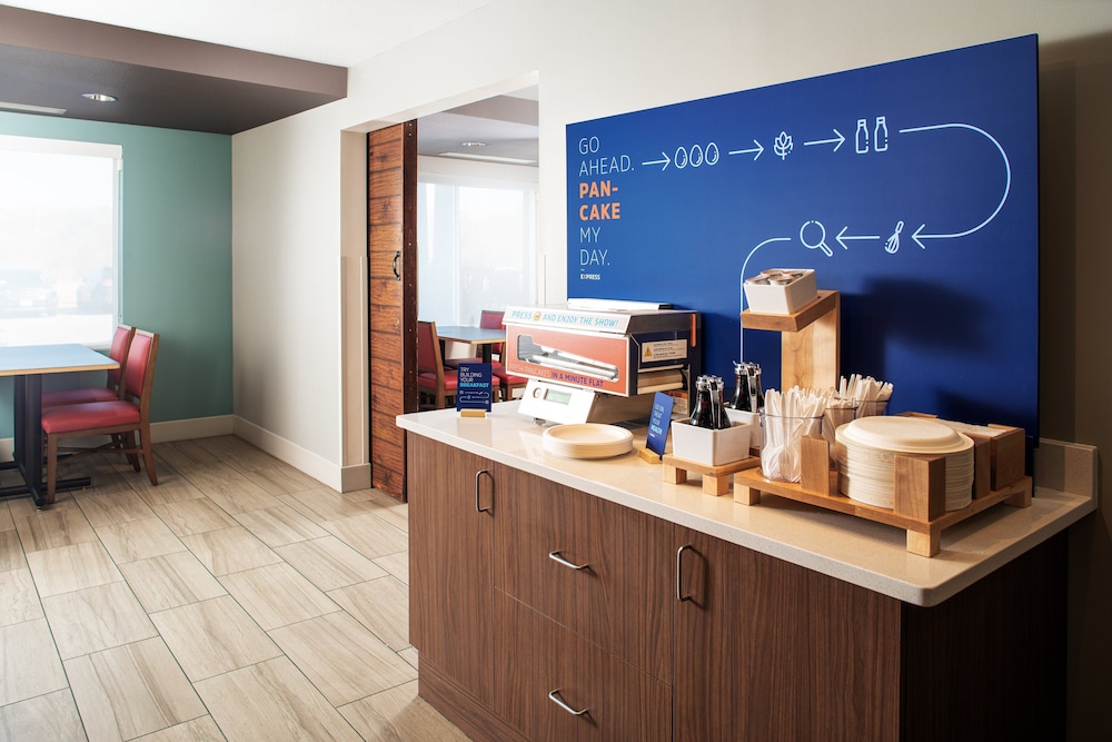 holiday inn express and suites bellevue by ihg
