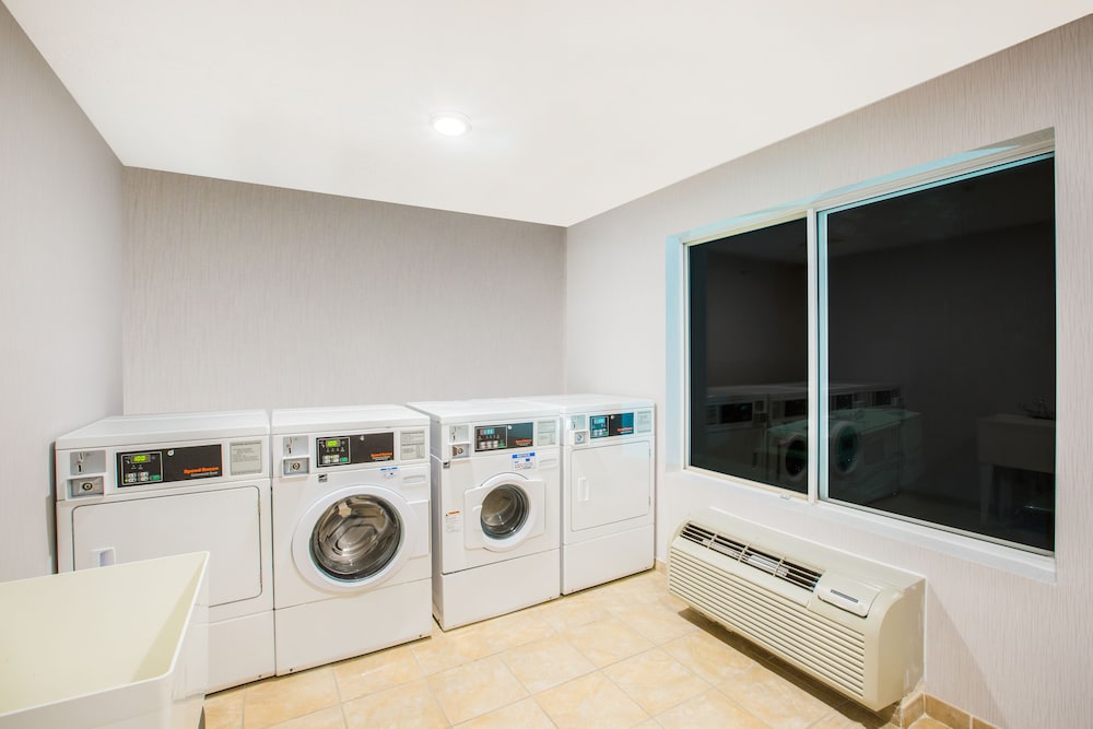 holiday inn express and suites bellevue by ihg
