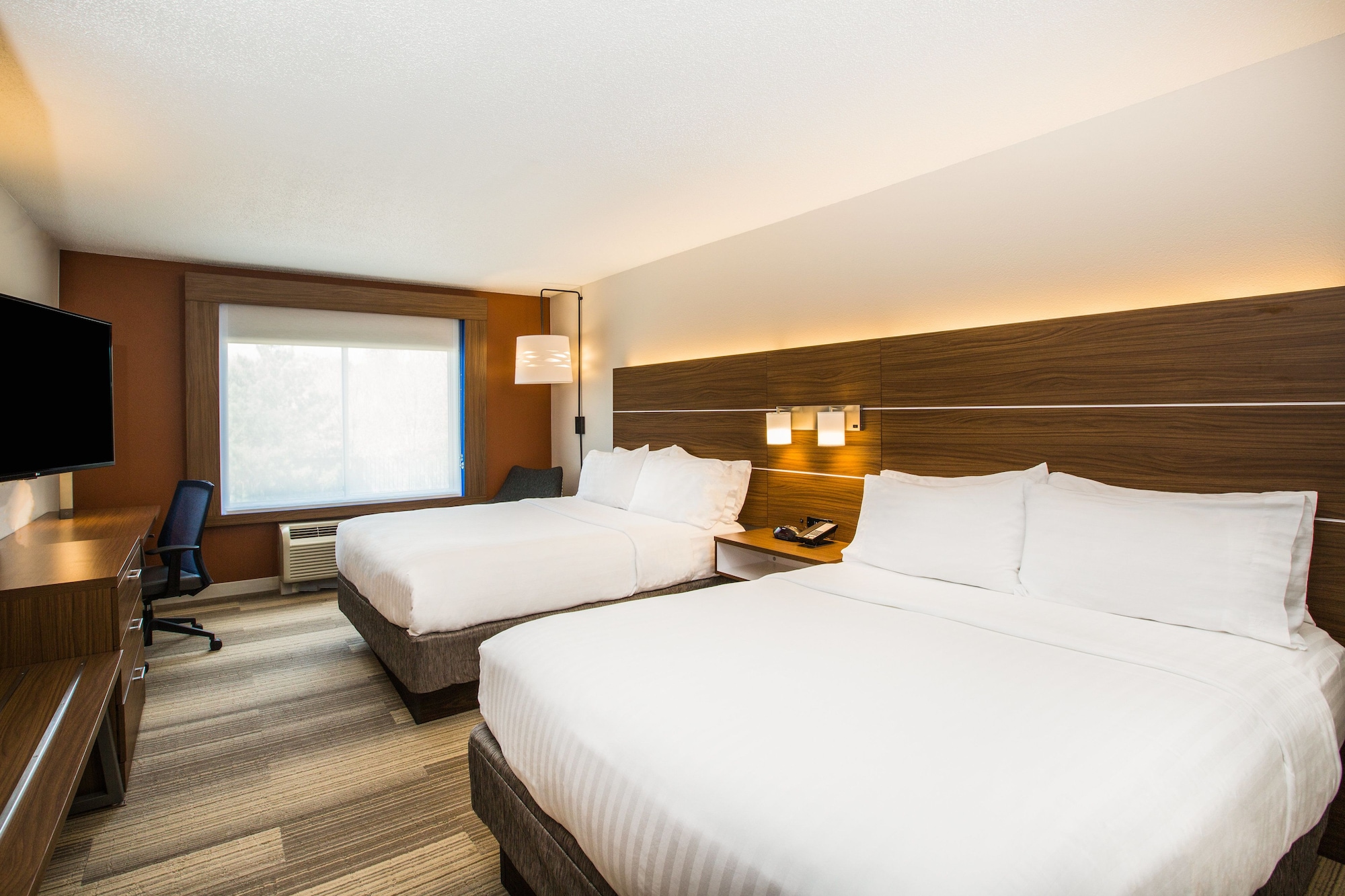 holiday inn express and suites bellevue by ihg