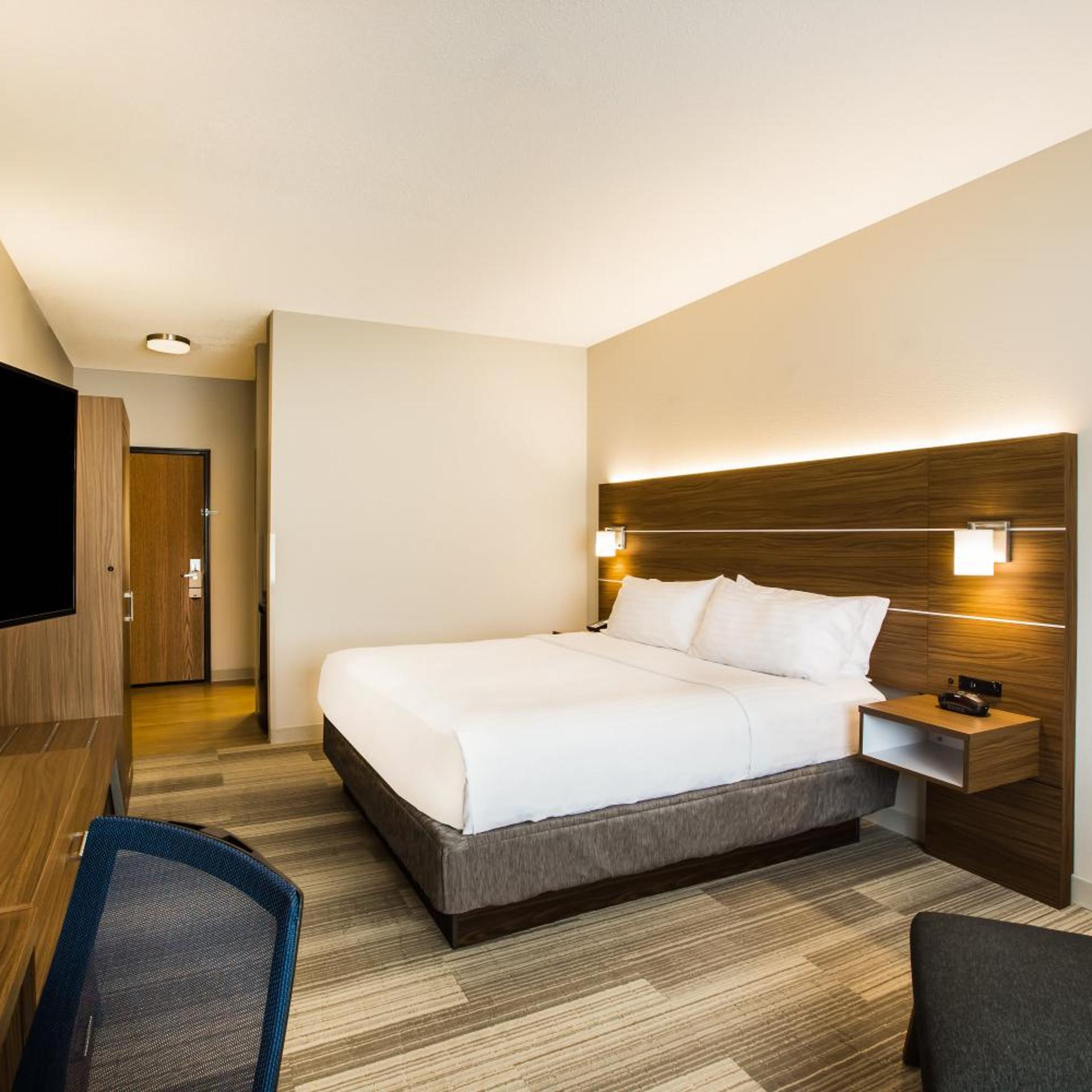 holiday inn express and suites bellevue by ihg